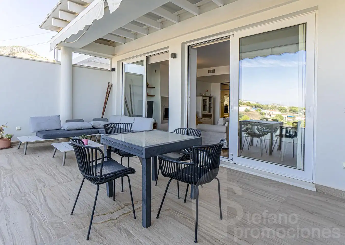 Terrassa de Casa adosada en venda en Málaga amb Aire condicionat, Jardí privat i Parquet