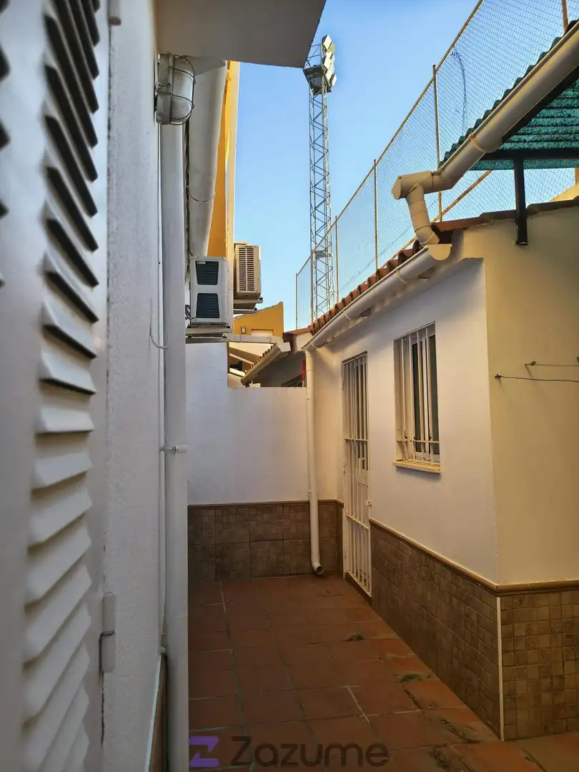 Vista exterior de Casa o xalet de lloguer en Minas de Riotinto, Huelva