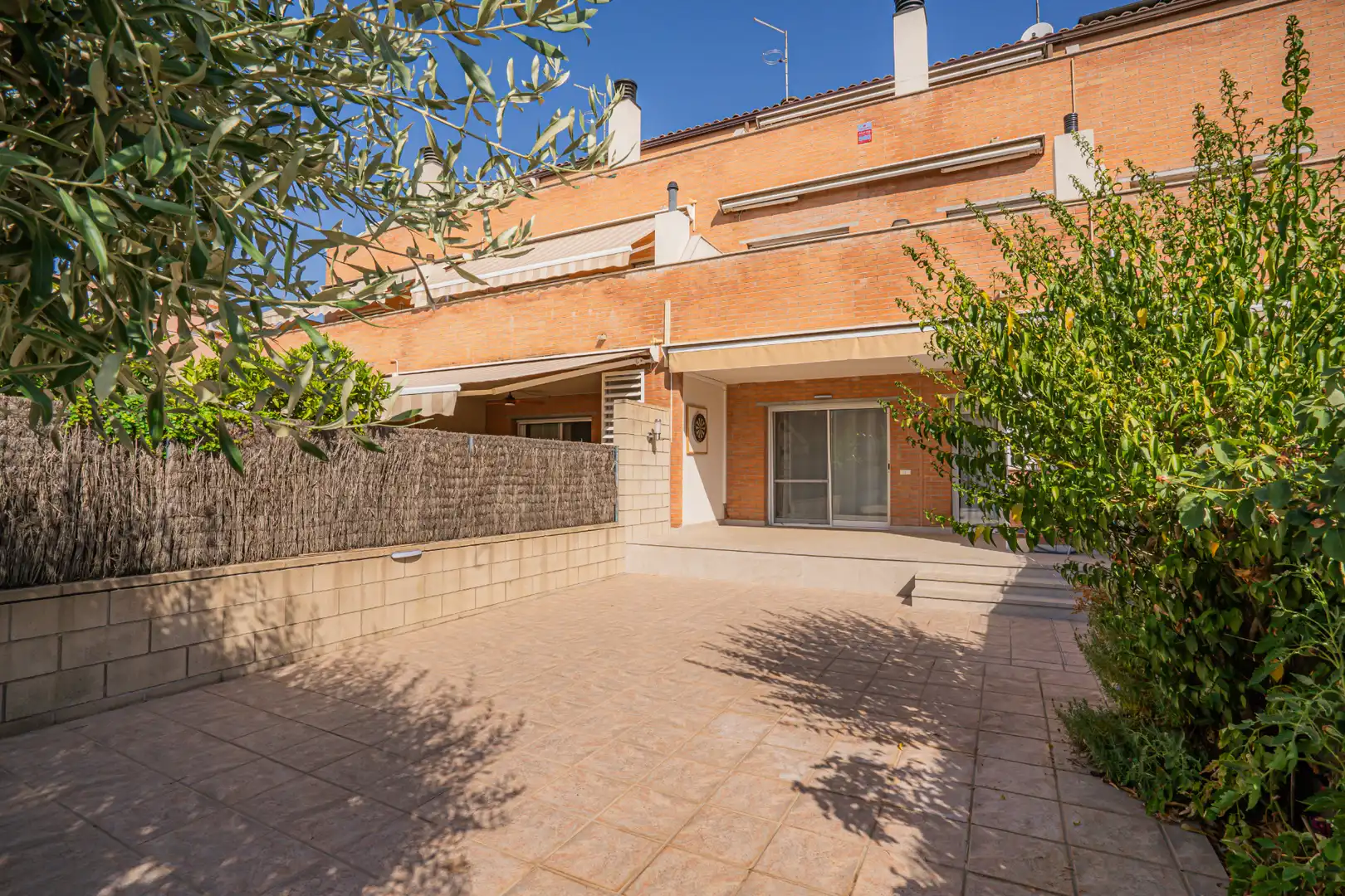 Jardí de Casa adosada en venda en Castellar del Vallès amb Aire condicionat, Calefacció i Jardí privat