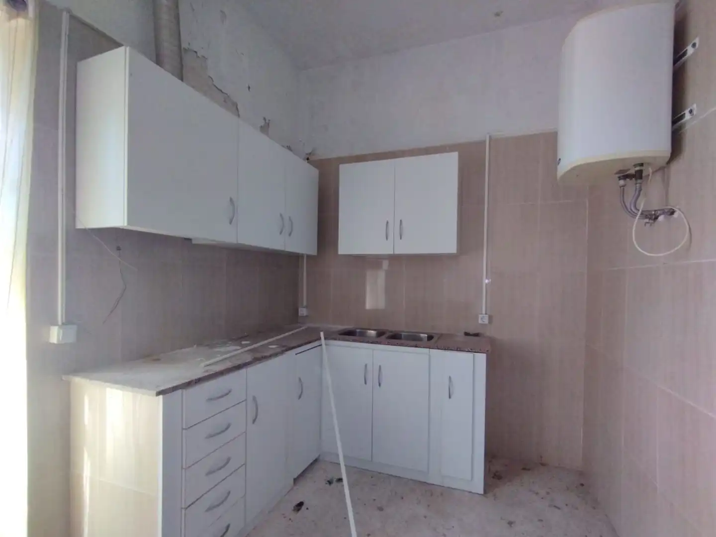 Küche von Gebäude zum Verkauf in Rossell