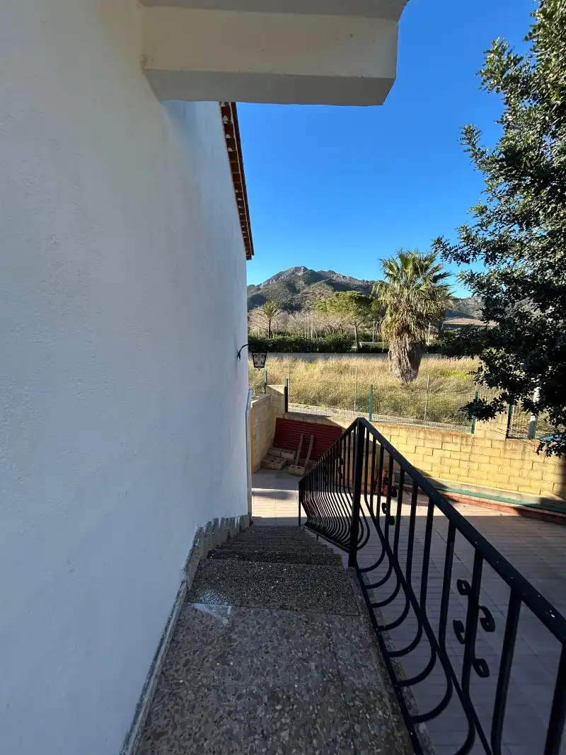 Vista exterior de Casa o xalet en venda en Gandia amb Aire condicionat, Jardí privat i Terrassa