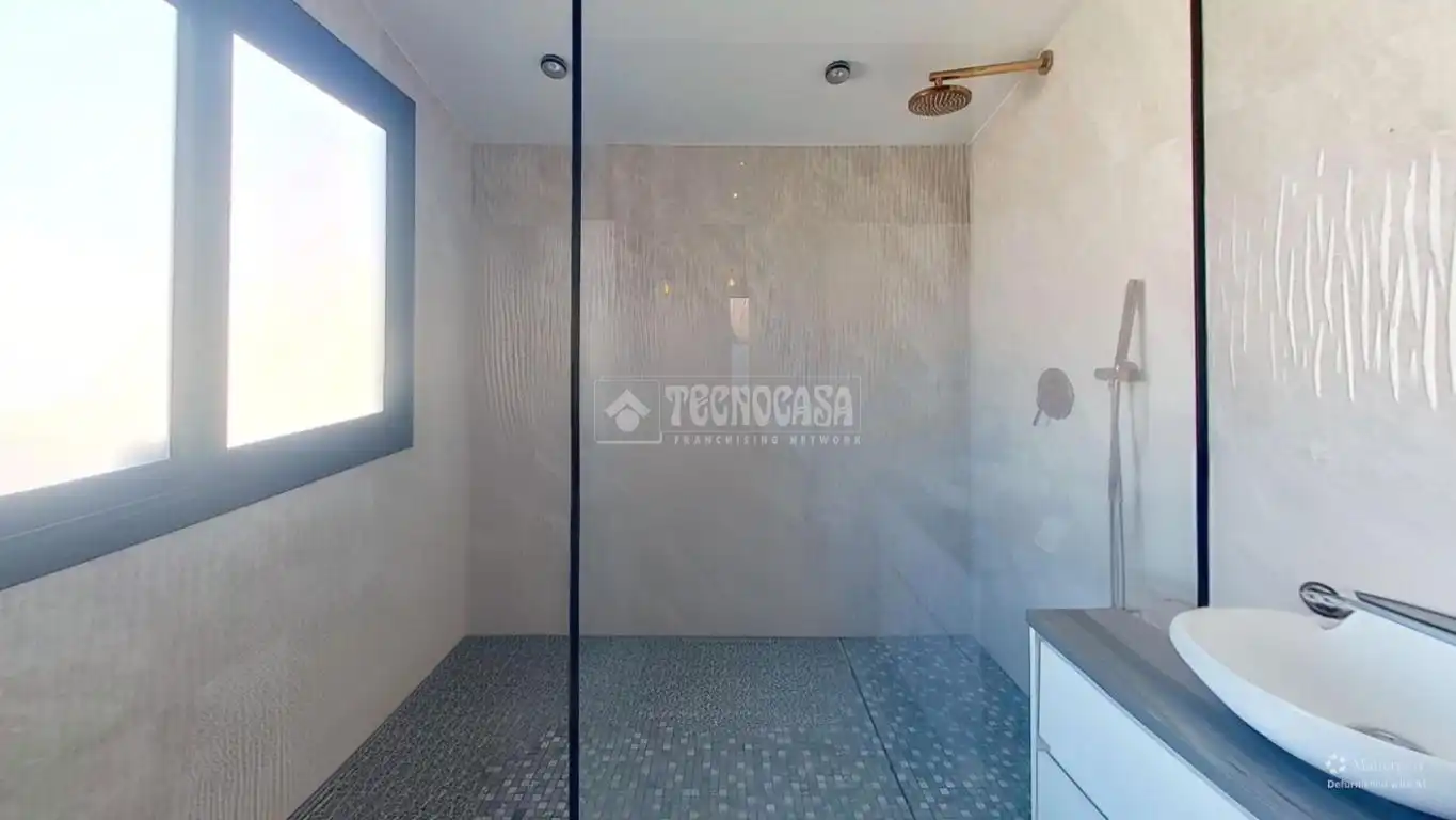 Bathroom of Flat for sale in Sabadell
