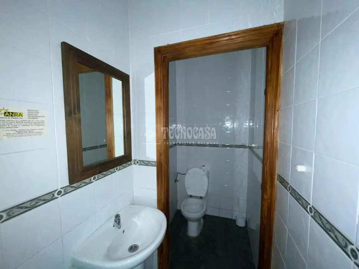 Bany de Local en venda en Azuqueca de Henares
