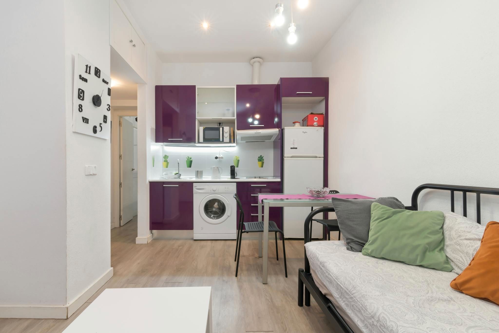 Cuina de Pis de lloguer en  Madrid Capital amb Aire condicionat, Calefacció i Moblat