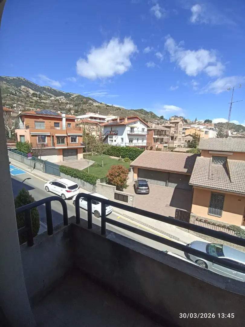 Außenansicht von Wohnung zum Verkauf in Berga mit Heizung, Terrasse und Balkon