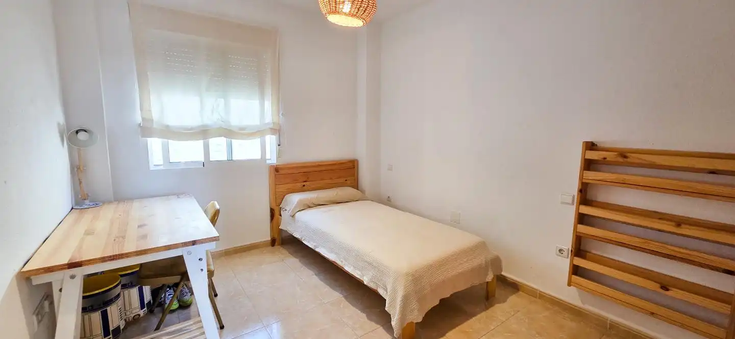 Dormitori de Casa o xalet en venda en Daya Nueva