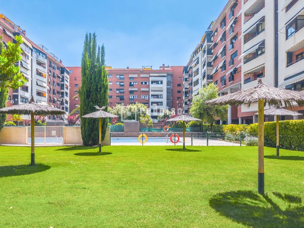 Vista exterior de Pis en venda en Alcorcón amb Calefacció, Parquet i Terrassa