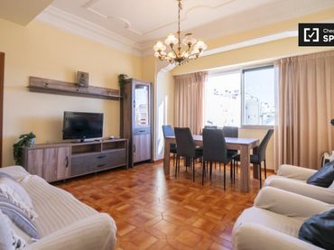 Flat with balcony to rent in Extramurs