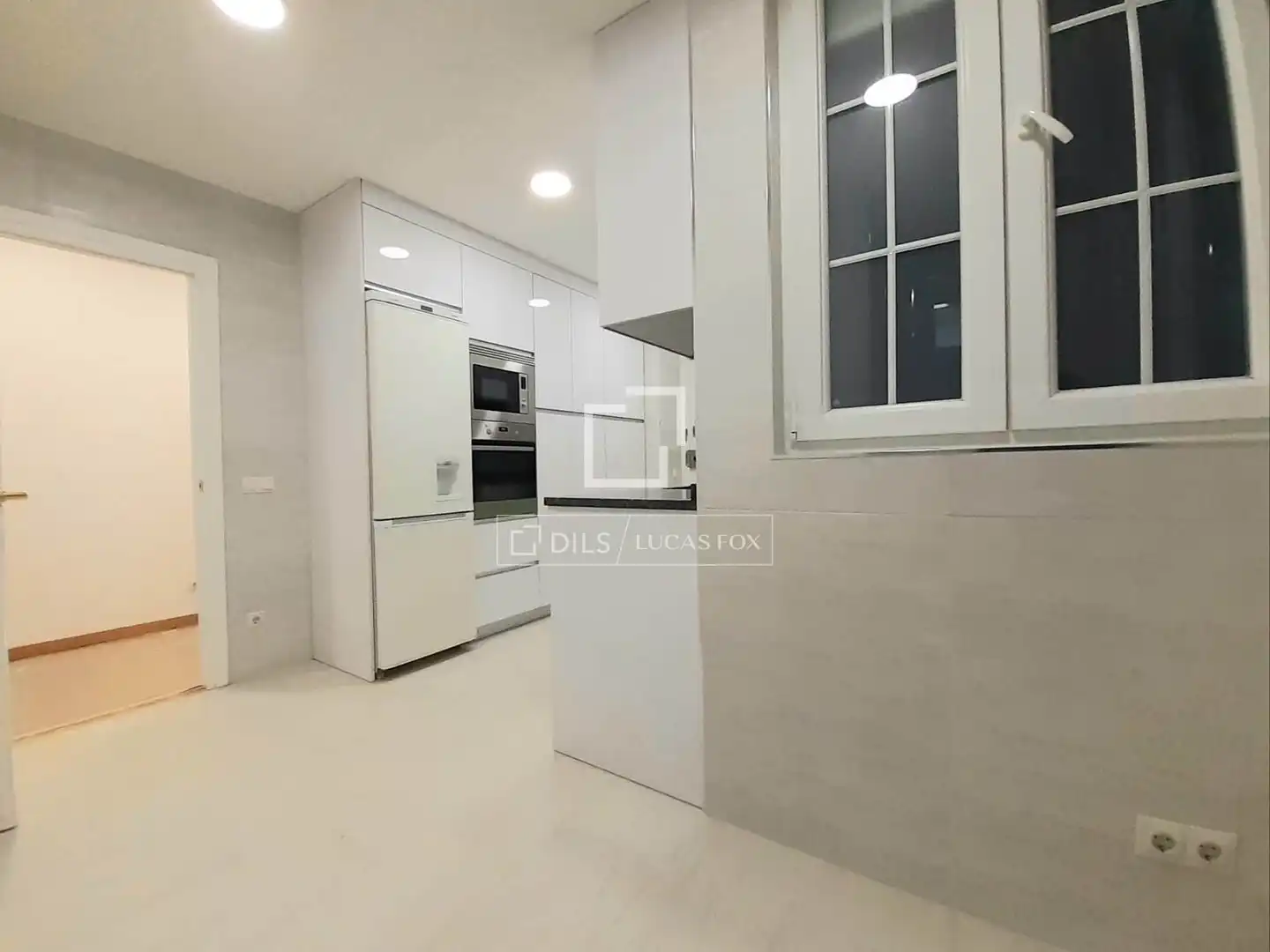 Kitchen of Flat for rent in Madrid  with Air Conditioner, Heating and Private garden