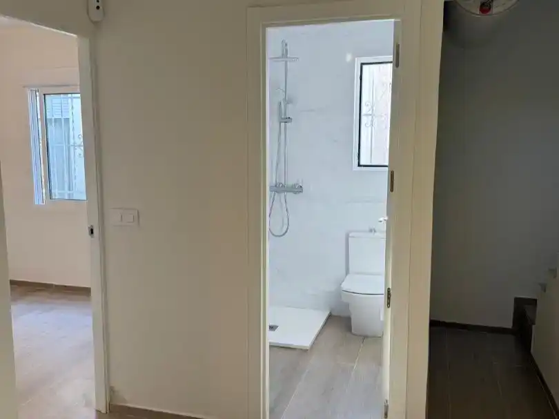 Badezimmer von Einfamilien-Reihenhaus zum Verkauf in Centro ciudad