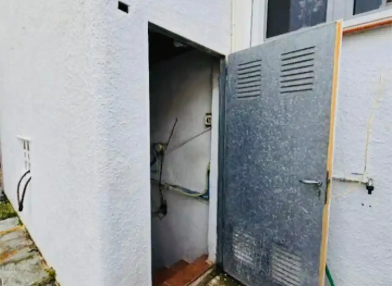 Außenansicht von Haus oder Chalet zum Verkauf in Calpe / Calp mit Klimaanlage, Heizung und Privatgarten