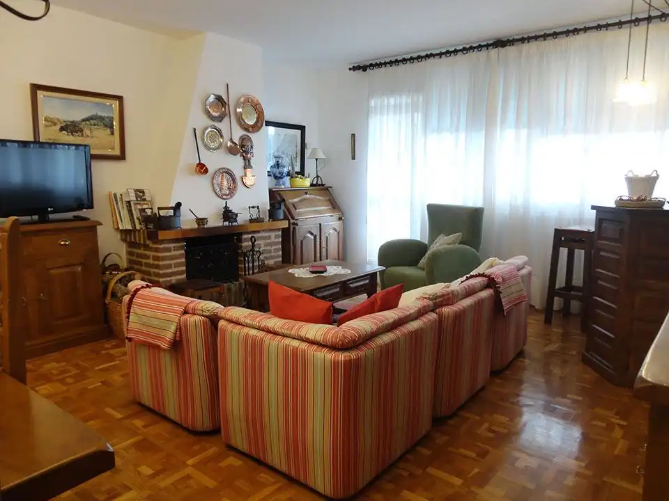 Sala de estar de Piso en venta en Salas de los Infantes con Calefacción, Terraza y Amueblado