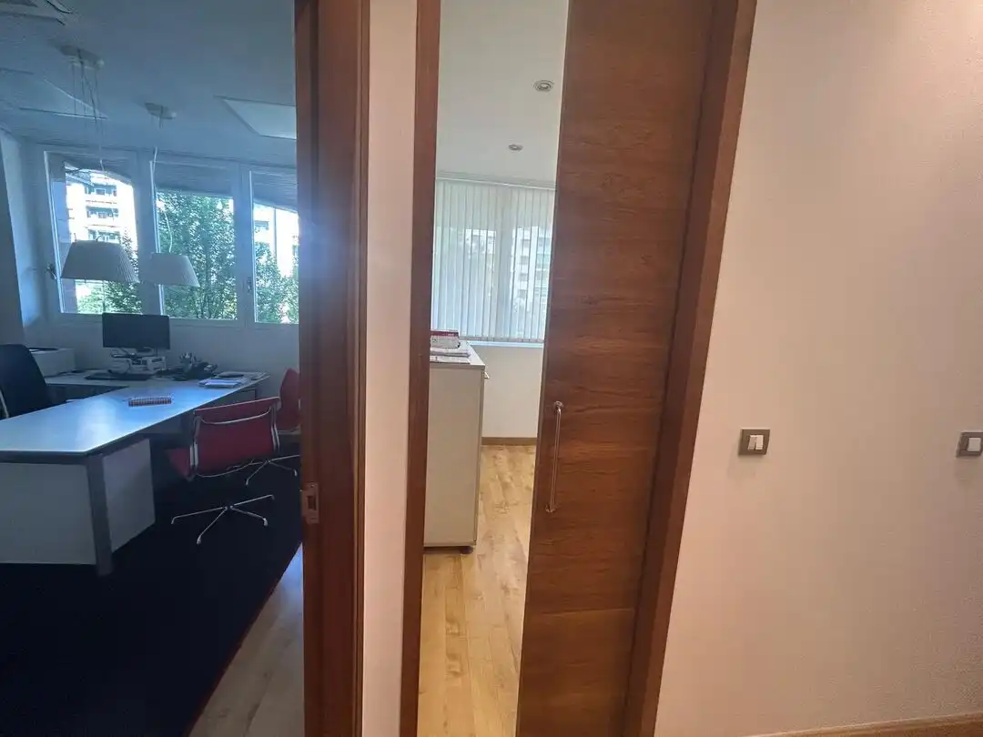 Büro zur Miete in Vitoria - Gasteiz mit Klimaanlage und Heizung