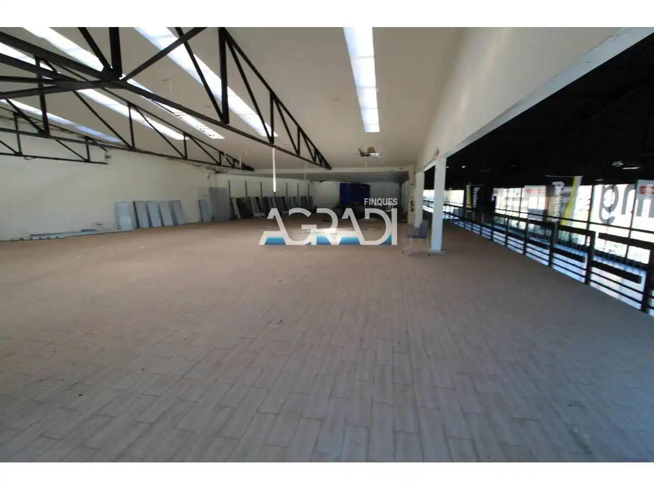 Nave industrial de alquiler en Vallirana