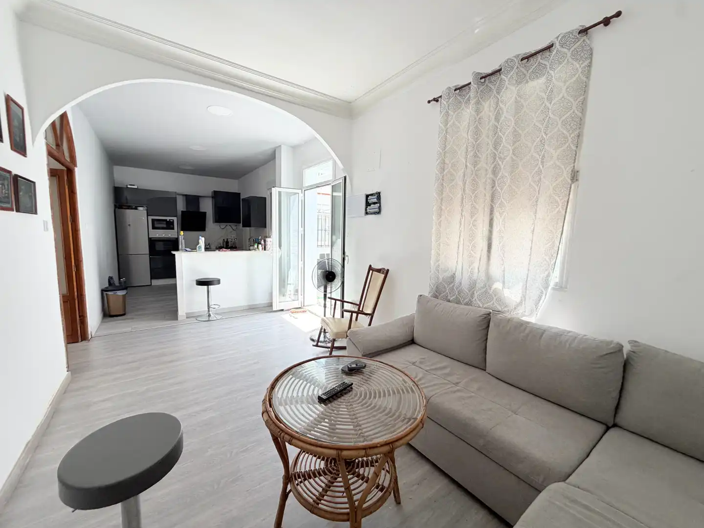 Living room of Detached homes for sale in Sevilla  with Air Conditioner, Terrace and Storage room