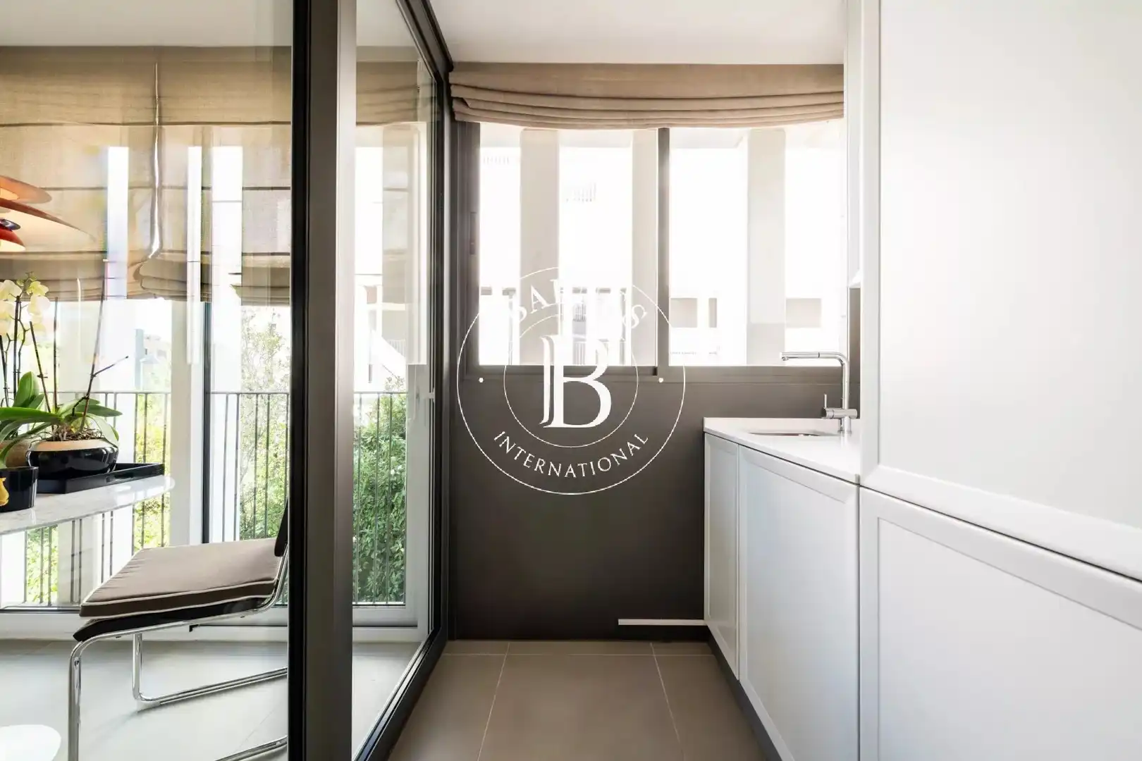 Balcony of Flat for rent in Madrid  with Air Conditioner, Terrace and Furnished