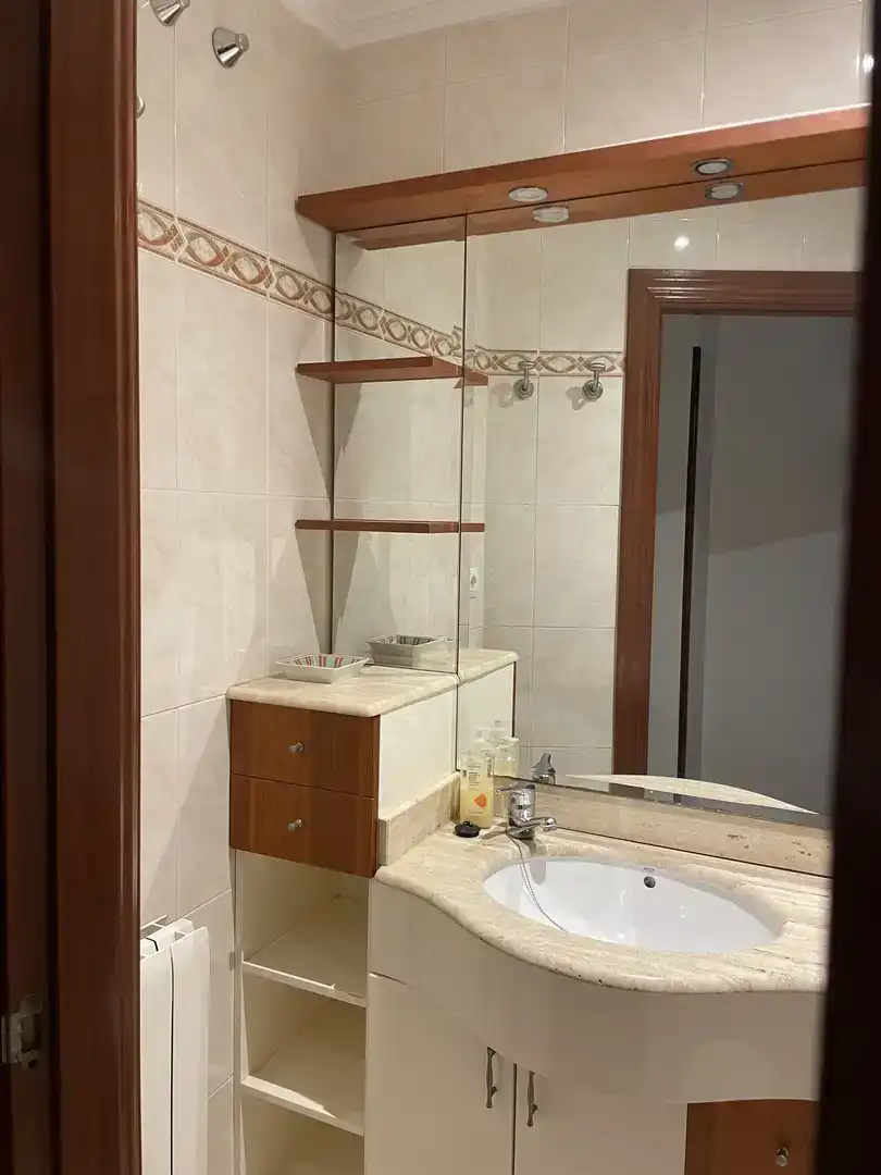 Baño de Piso para compartir en San Vicente de la Sonsierra, La Rioja