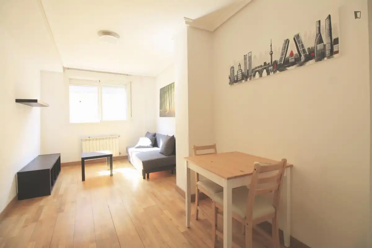 Apartamento de alquiler en Valdeacederas