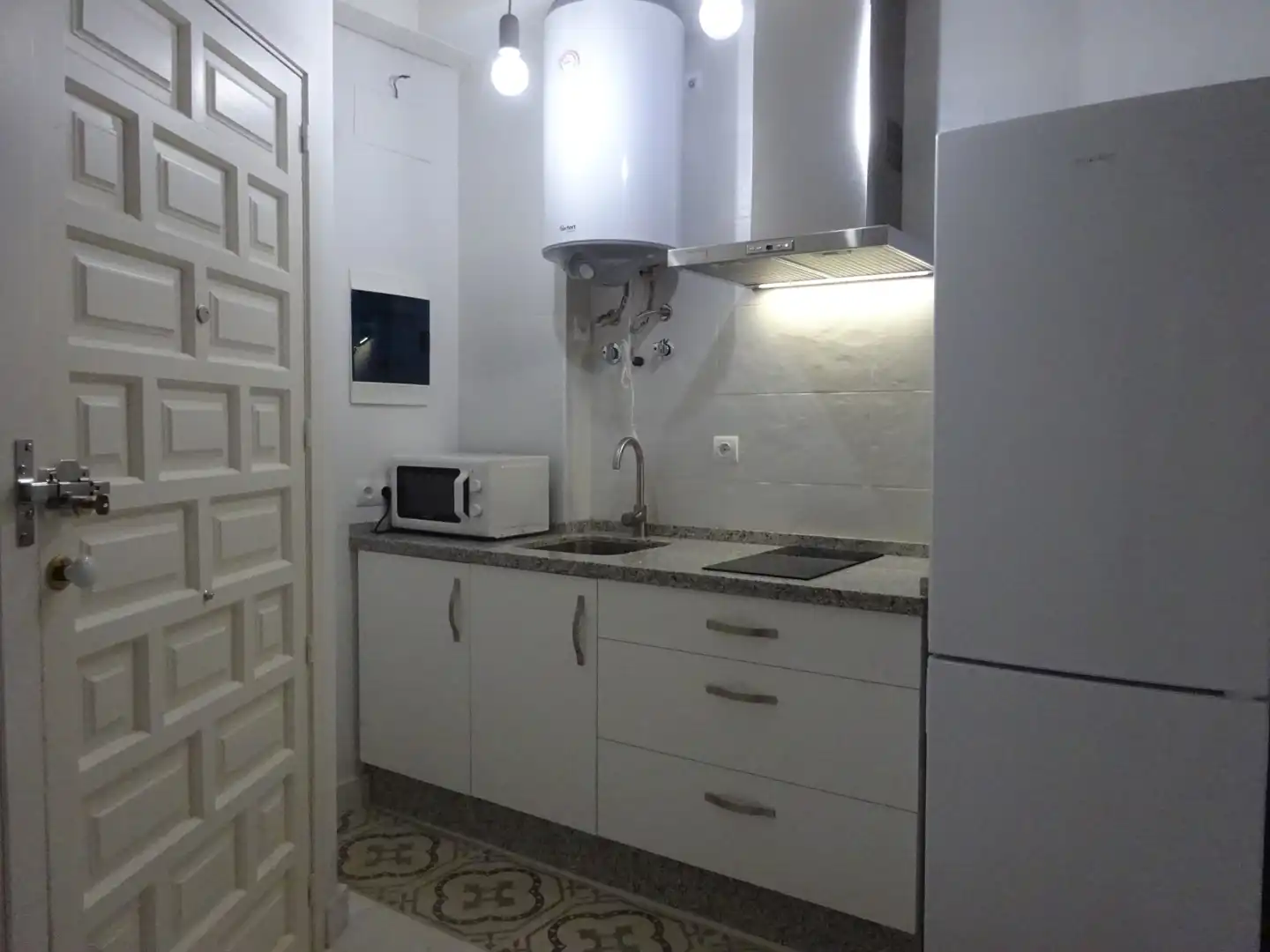 Cocina de Dúplex de alquiler en Sevilla con Aire acondicionado, Calefacción y Amueblado