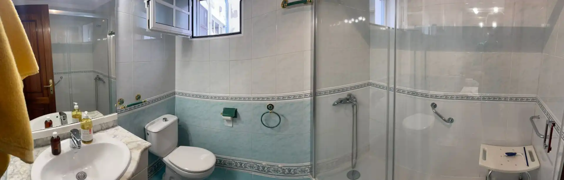Bathroom of Flat for sale in Las Palmas de Gran Canaria  with Storage room, Furnished and Oven