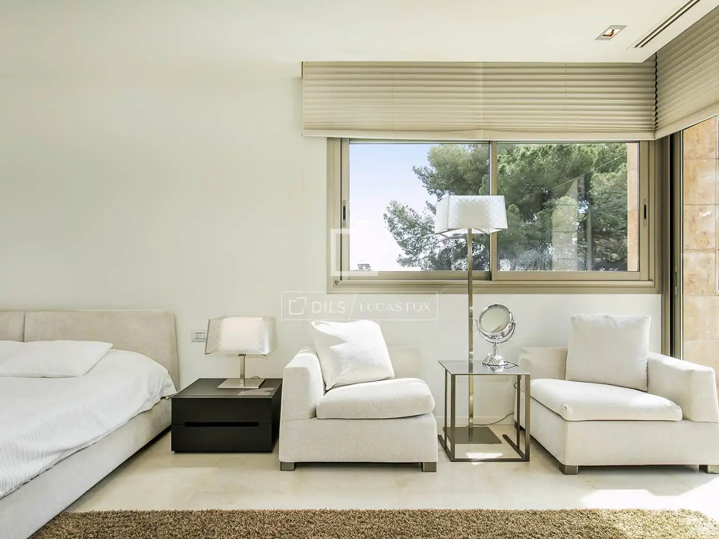 Sala d'estar de Casa o xalet en venda en Barcelona amb Aire condicionat, Calefacció i Jardí privat