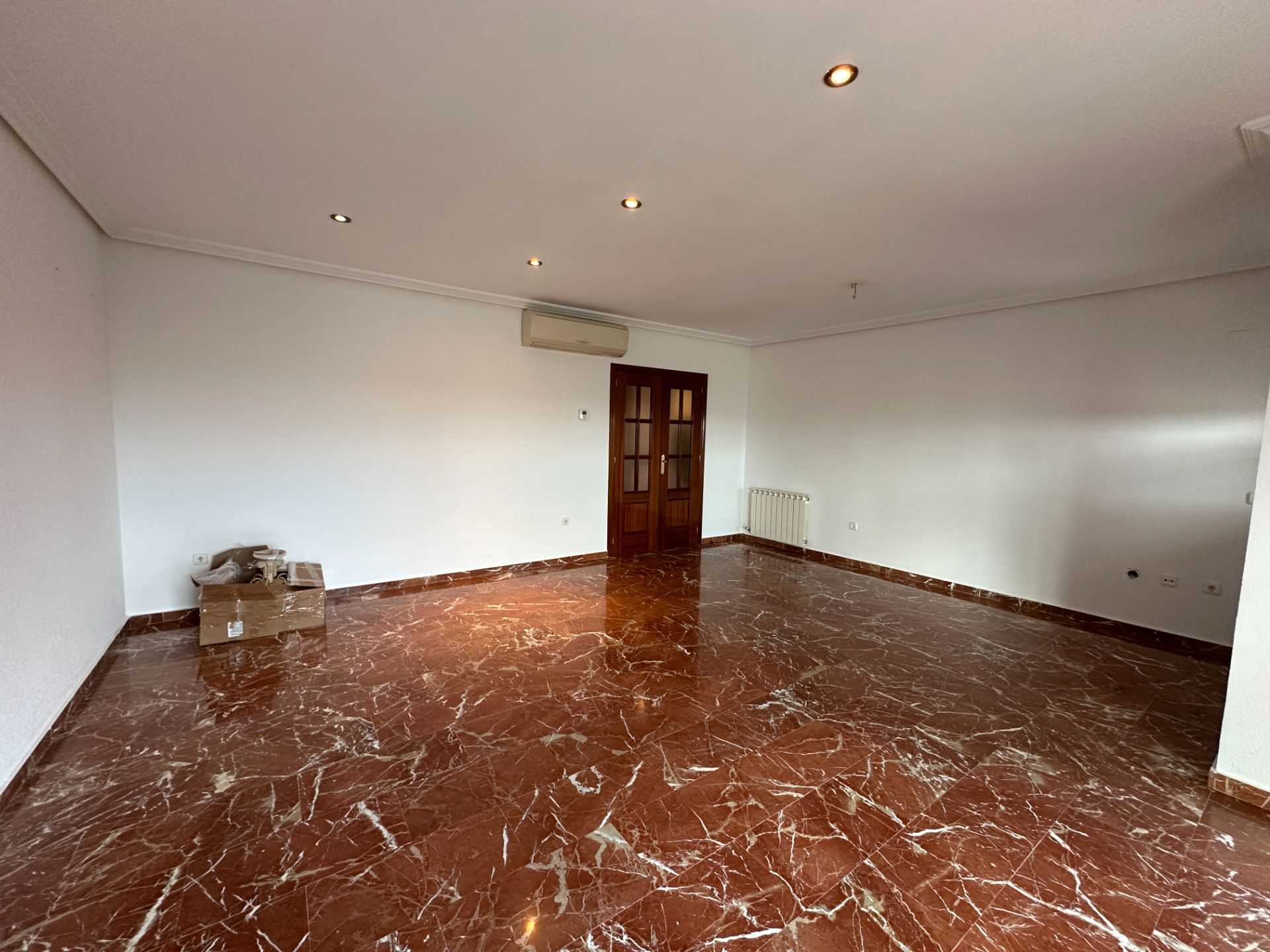 Flat to rent in Úbeda  with Air Conditioner, Heating and Storage room