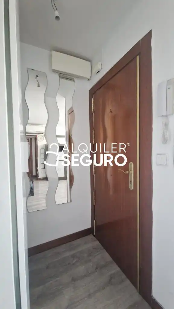 Bedroom of Flat for rent in Madrid  with Air Conditioner, Heating and Furnished