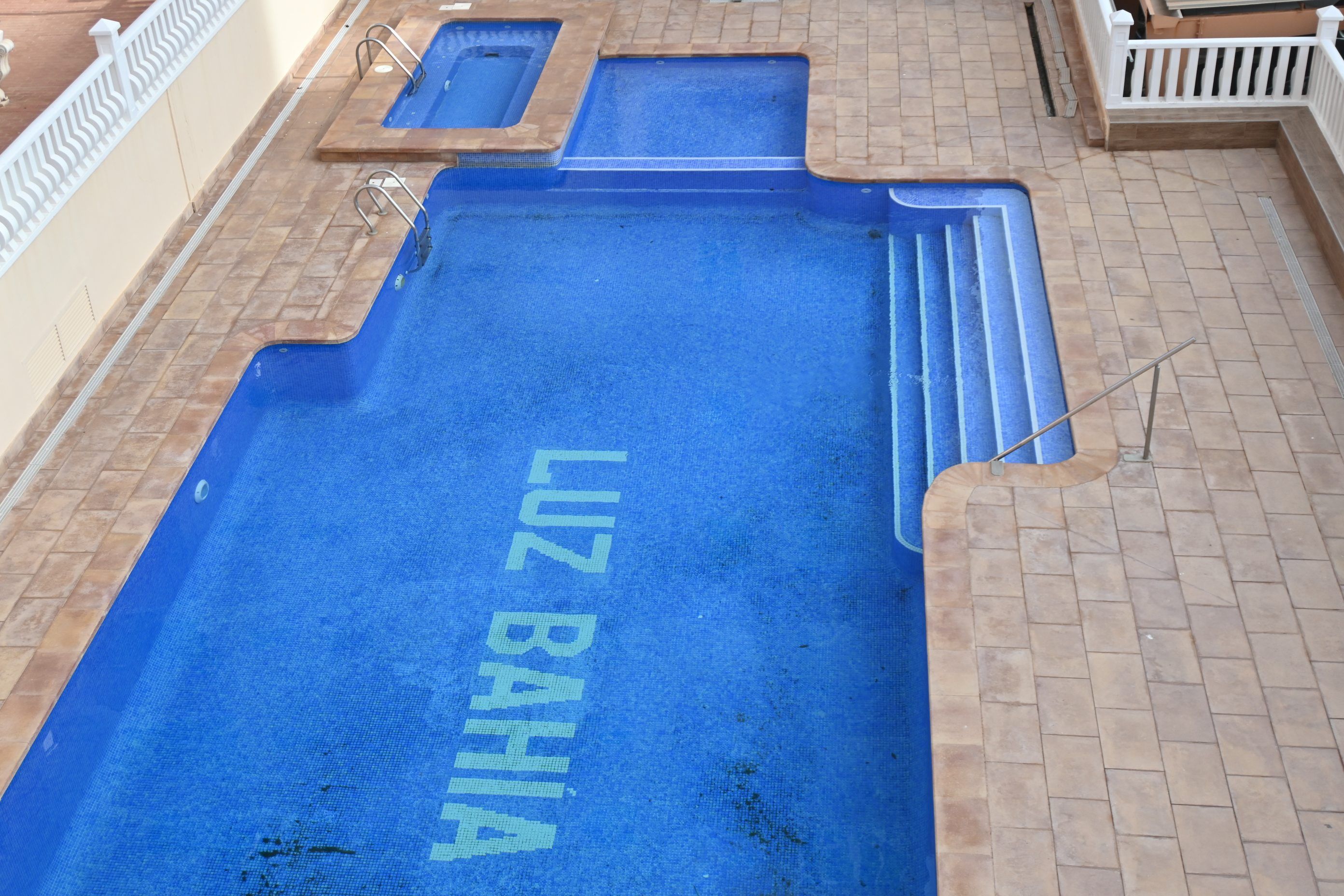 Piscina de Apartament en venda en La Manga del Mar Menor amb Jardí privat, Terrassa i Piscina