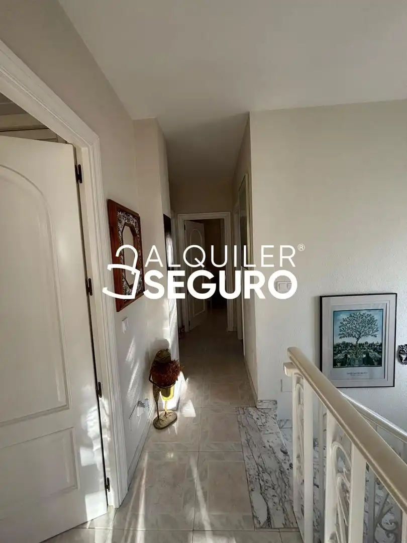 Detached house with pool to rent in Escritor busto previ, imagen 11