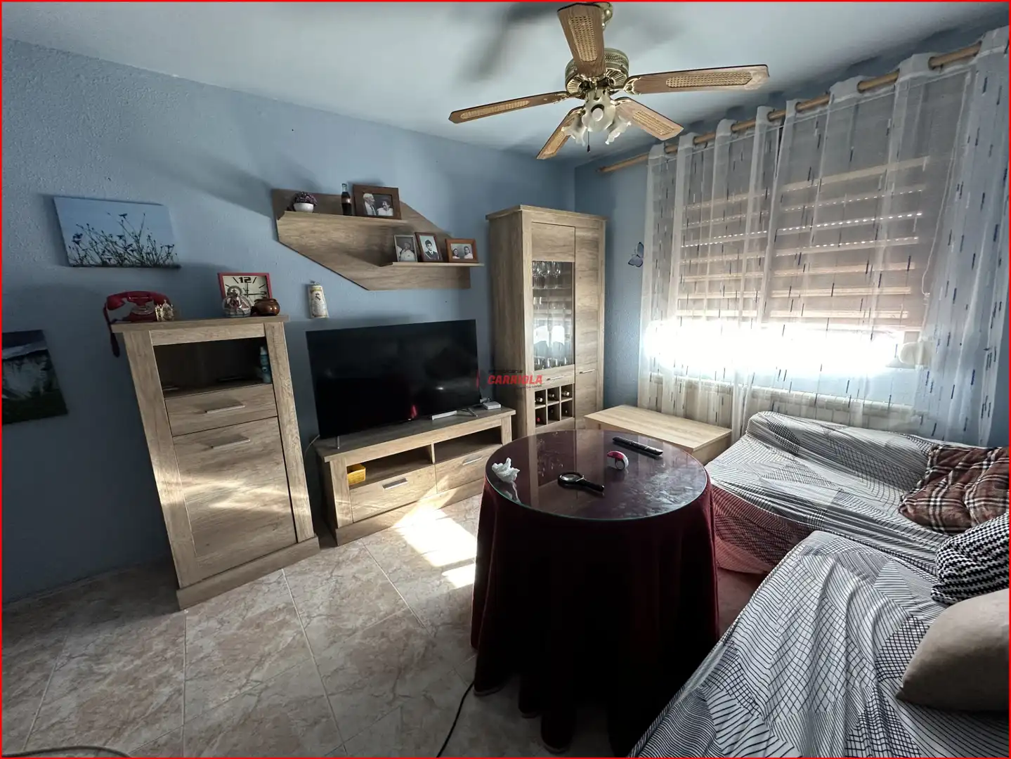 Sala de estar de Casa adosada en venta en Montearagón