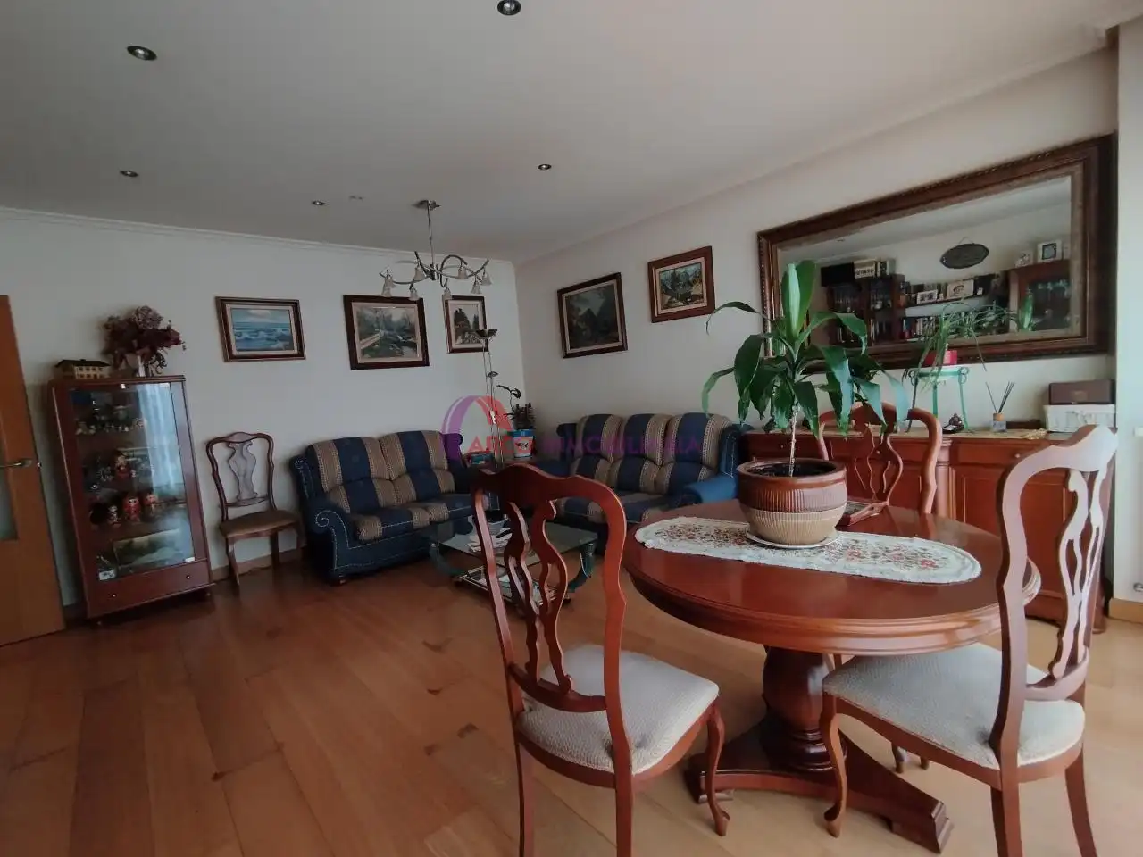 Sala de estar de Piso en venta en Burgos con Calefacción, Parquet y Terraza