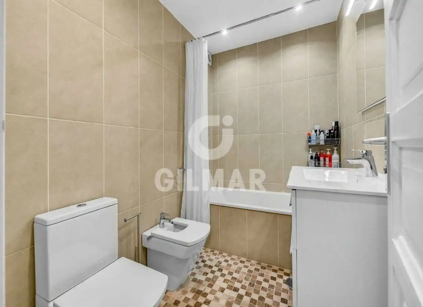 Baño de Piso en venta en Arona con Amueblado