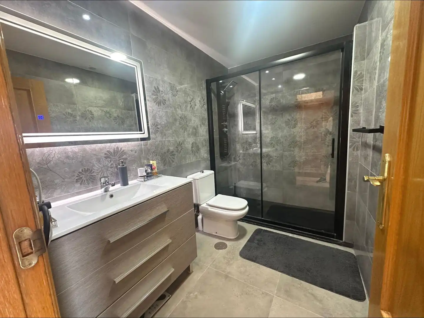 Badezimmer von Haus oder Chalet zum Verkauf in Monforte del Cid mit Klimaanlage, Privatgarten und Terrasse