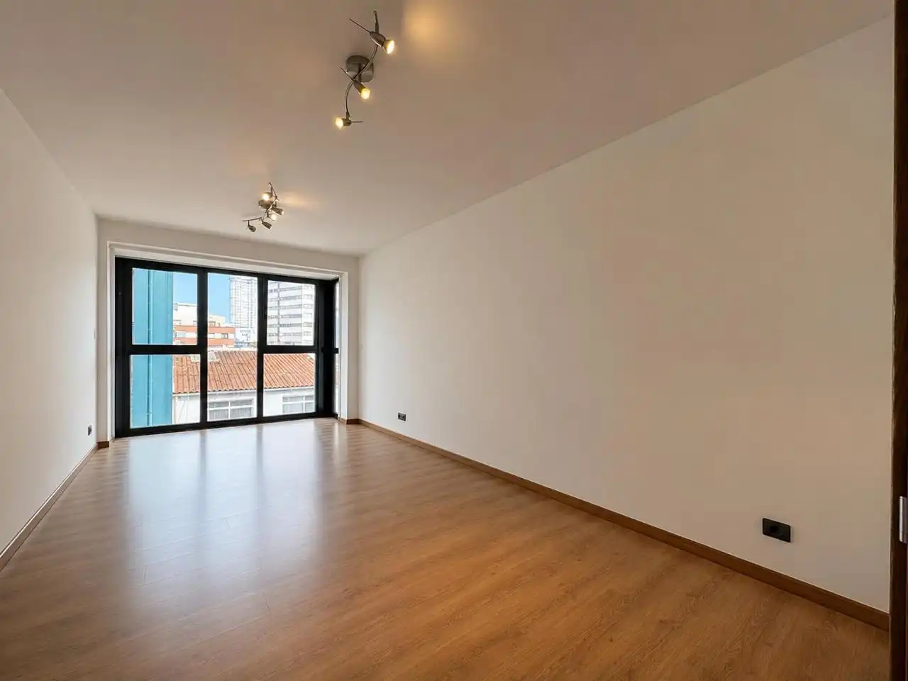 Sala d'estar de Pis en venda en A Coruña Capital  amb Calefacció i Traster