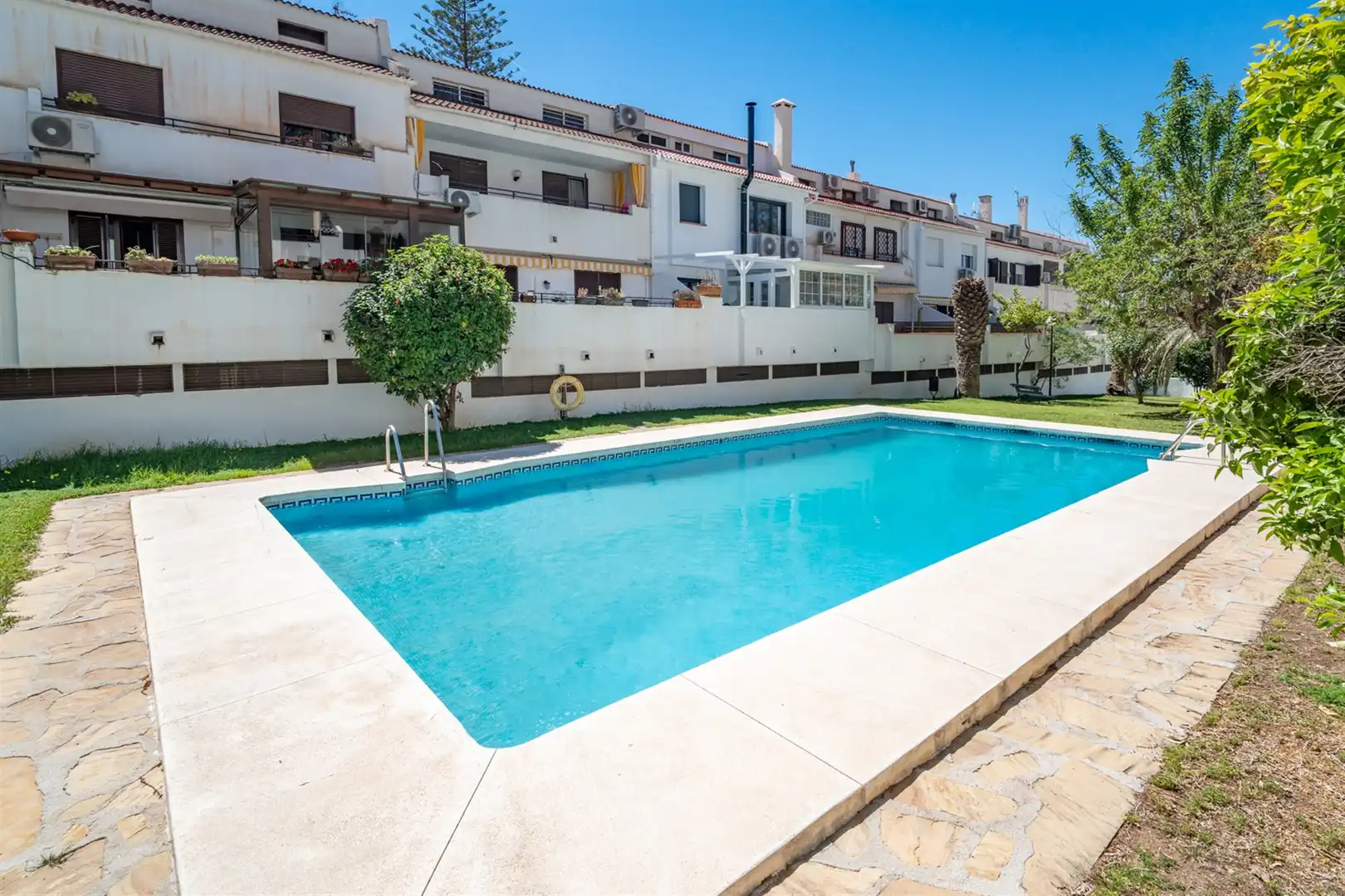 Piscina de Casa adosada en venda en Málaga