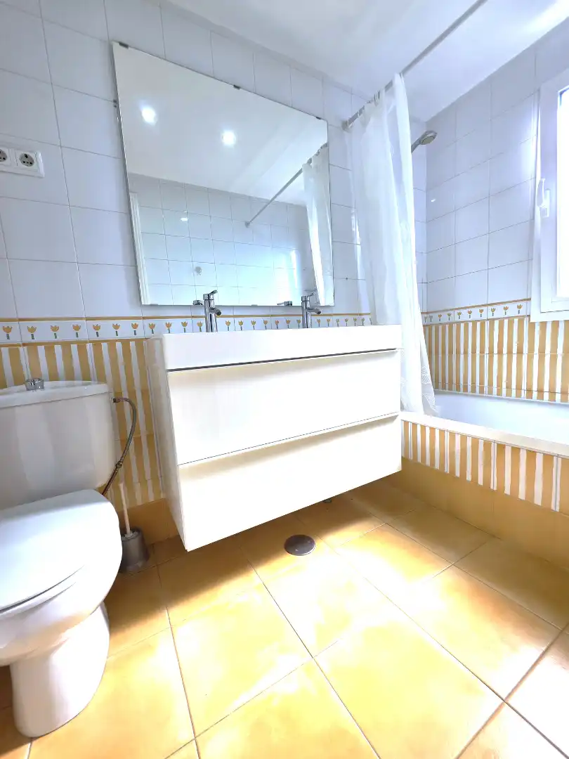 Baño de Piso en venta en Coslada con Aire acondicionado, Calefacción y Terraza