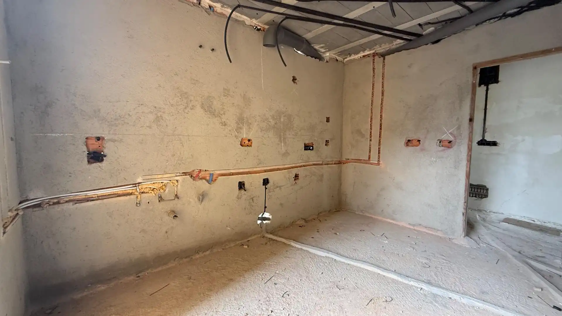 Casa adosada en venta en Allariz con Calefacción, Jardín privado y Terraza