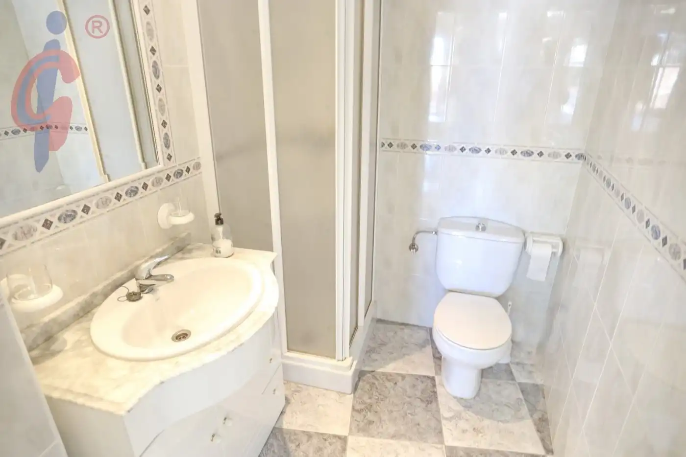Bathroom of Commercial properties for sale in Guardamar del Segura  with Air Conditioner