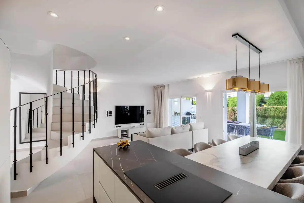 Casa a schiera con piscina in vendita a Nueva Andalucía, imagen 2