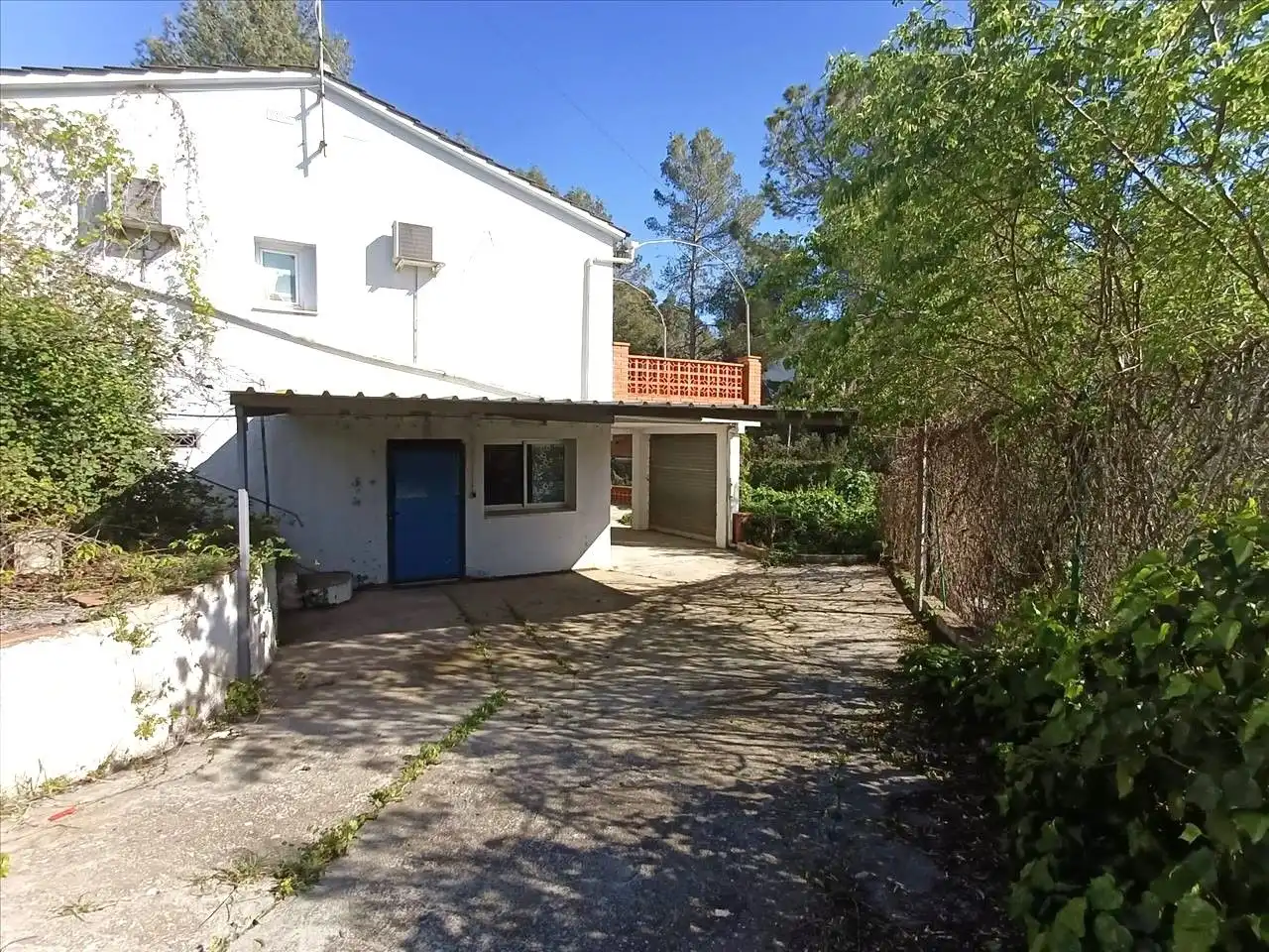 Vista exterior de Casa o chalet en venta en Castellví de Rosanes con Jardín privado, Terraza y Piscina