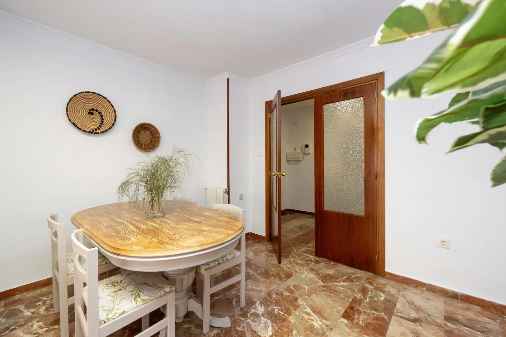 Comedor de Piso en venta en Granada con Calefacción y Balcón
