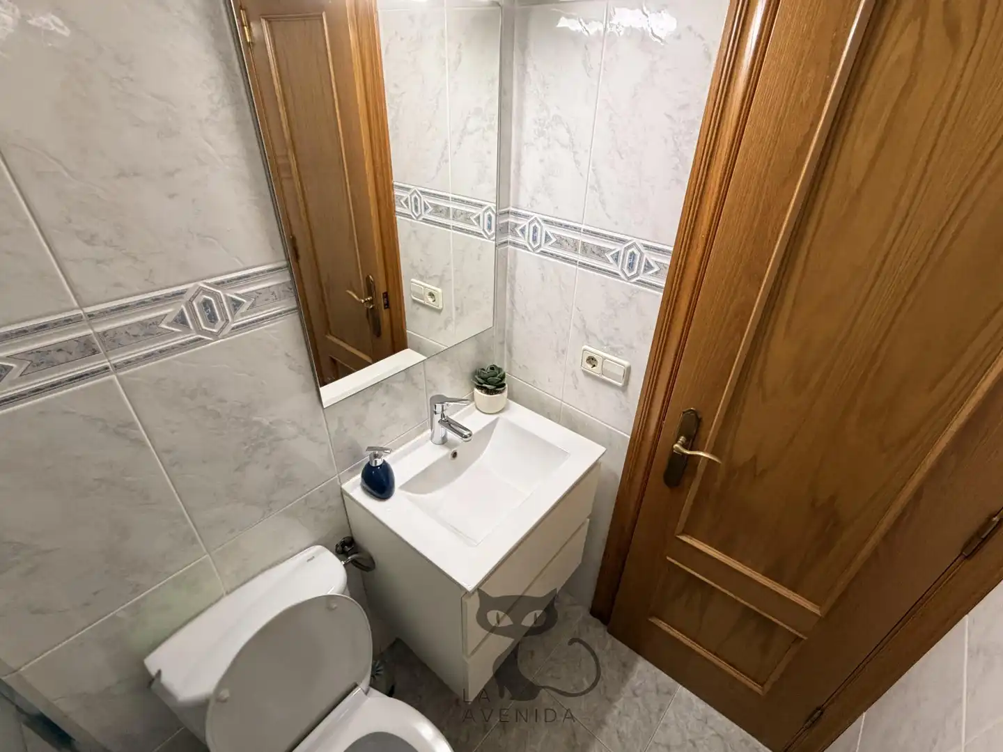 Badezimmer von Wohnungen zum Verkauf in Valencia mit Klimaanlage, Terrasse und Balkon