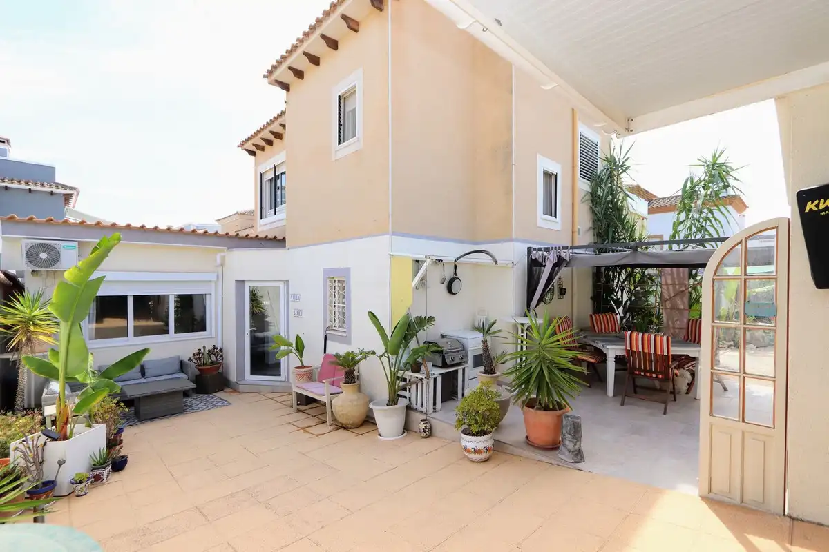 Terraza de Casa o chalet en venta en Alicante / Alacant con Aire acondicionado, Jardín privado y Terraza