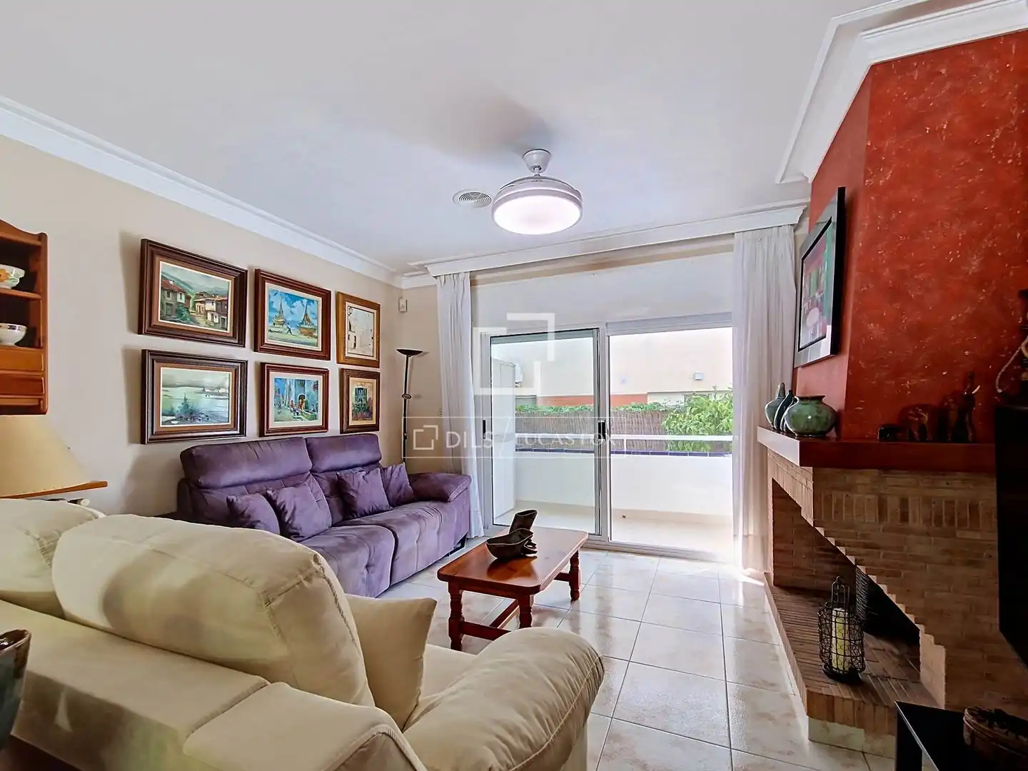 Living room of Houses for sale in Vilanova i la Geltrú  with Air Conditioner, Heating and Private garden