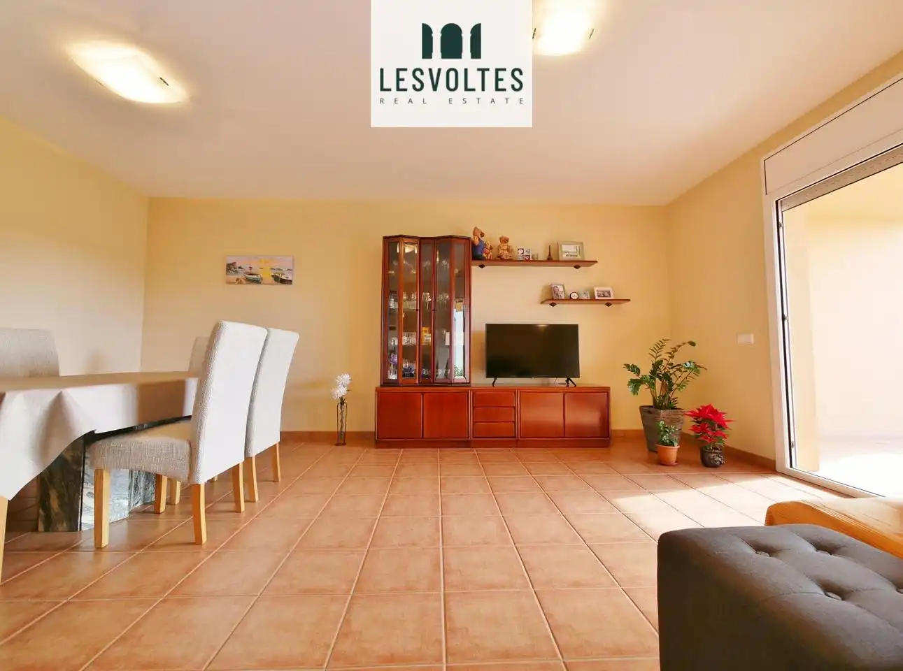 Wohnzimmer von Einfamilien-Reihenhaus zum Verkauf in Palafrugell mit Heizung, Privatgarten und Terrasse