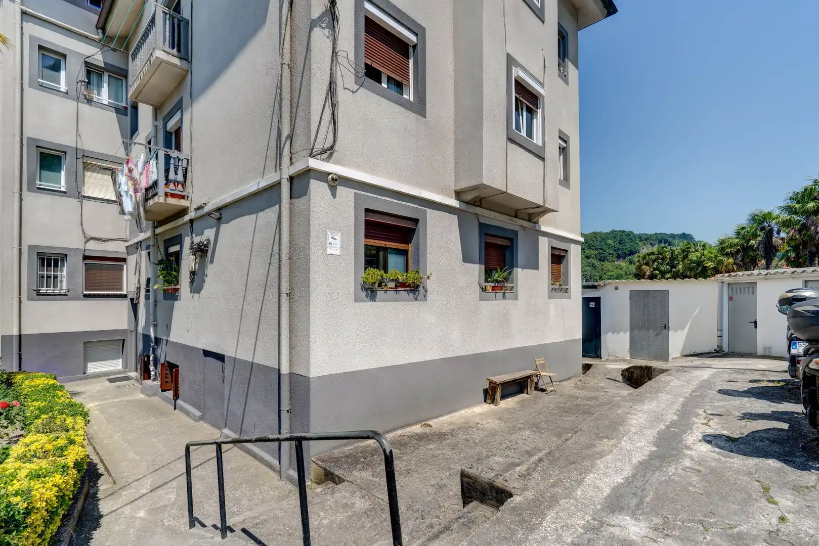 Exterior view of Flat for sale in Donostia - San Sebastián   with Storage room and Furnished