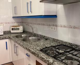 Kitchen of Flat to rent in  Granada Capital  with Balcony