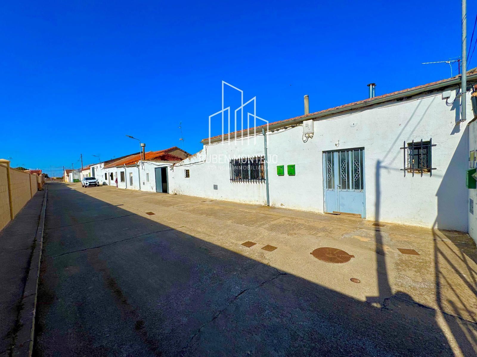 Exterior view of Premises for sale in Gomecello  with Terrace