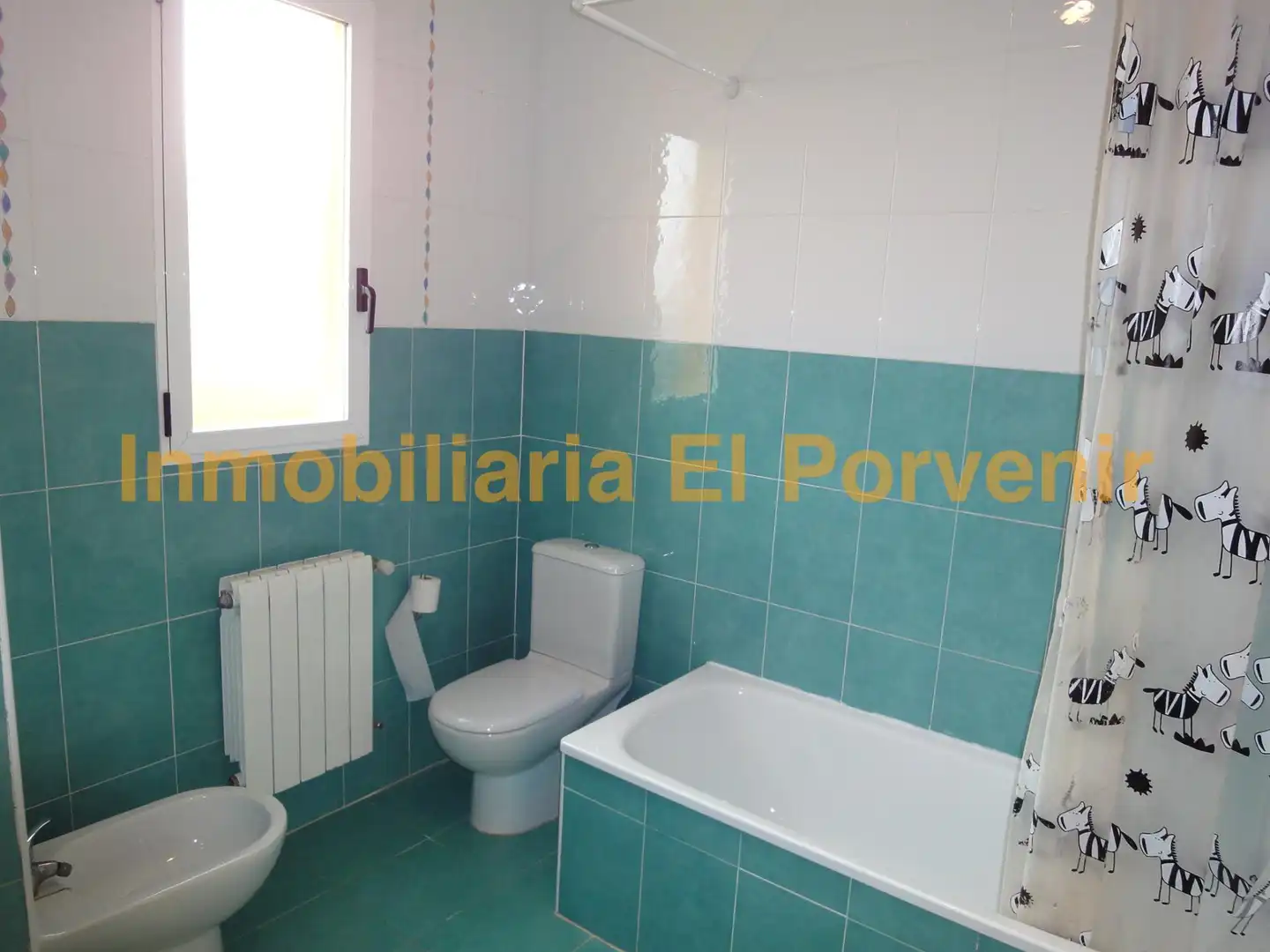 Baño de Casa adosada en venta en Torrent con Calefacción, Jardín privado y Terraza