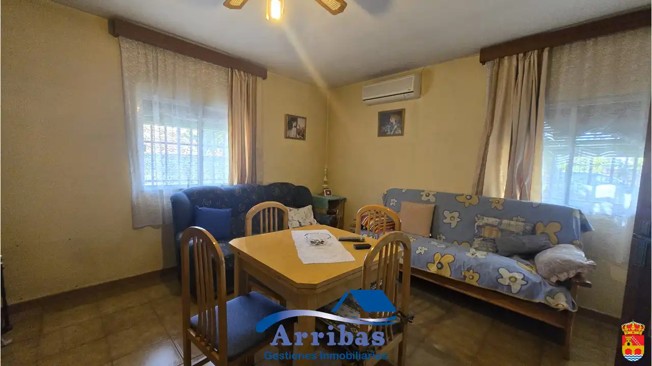 Vista exterior de Casa o chalet en venta en Escalona con Calefacción, Jardín privado y Terraza